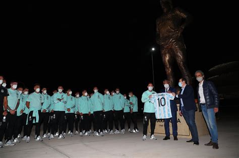 Fundado en 1912 por luis emilio recabarren. Partido De Chile - FUTBOL - World Cup 2014 Qualifiers ...