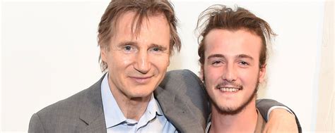 As liam neeson's eldest son, micheál richardson, struggled to come to terms with his mother's in october 2019, playbill revealed that micheál had made his stage debut in the world premiere of liam neeson and his two sons, micheál and daniel, are regular fixtures at new york city's madison. Liam Neeson och son spelar in komedi | MovieZine