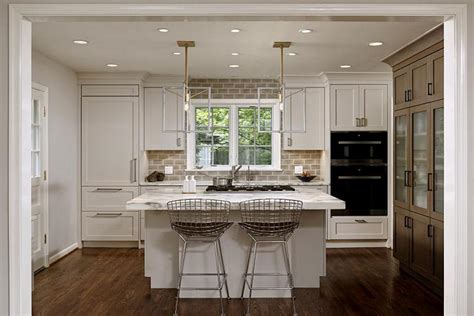 These practical examples are the perfect starting point for any remodeler who wants a. Before-and-After L-Shaped Kitchen Remodels | HGTV