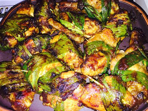 Ayam dada potong dadu cili padi bawang holland serbuk kunyit garam gula sos tiram kicap manis. Bahan2 blender & caranye:- serai, halia, bawang besar ...