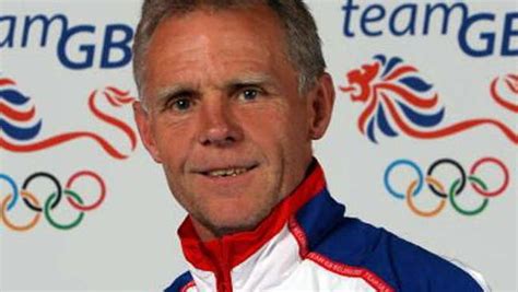 shane sutton suspended by british cycling over discrimination allegations against female and