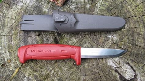 I have been collecting knives off and on for 20+ years. BUZZARD BUSHCRAFT: New Mora Allround 511