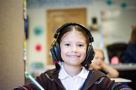5 Benefits Of Headphones In The Classroomonya Magazine