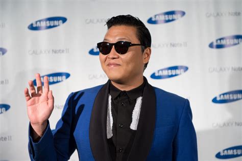 Psy Star Of Gangnam Style Is Promoting The Samsung Galaxy Note Ii