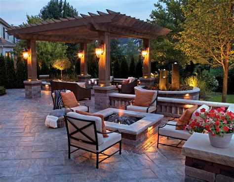 10 Outdoor Living Space Designs