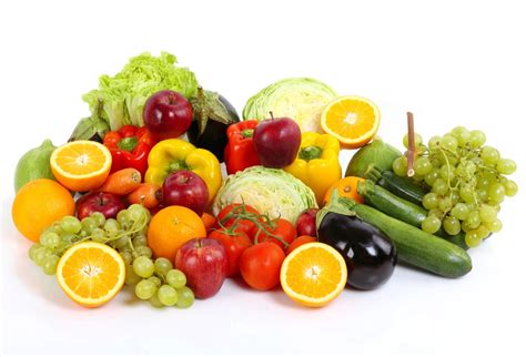 Varietà di gustosi frutti e verdure naturali nel mercato italiano. Ecco perché frutta e verdura aumentano il tuo benessere