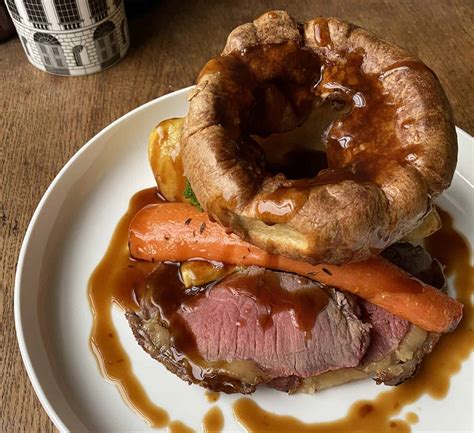 Roast Beef Recipe With Yorkshire Pudding And Red Wine Gravy