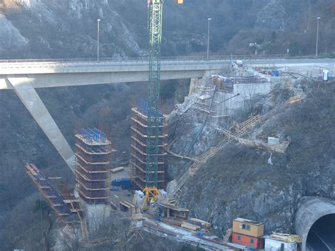 Das bauprojekt erschwere die zufahrt zum einzigen bosnischen hafen, so sarajewo. Peljesac- Brücke - 51