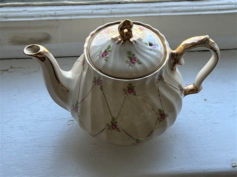 Vintage Sadler Swirl Pink Teapot Rosebuds Gold Trim No Made In