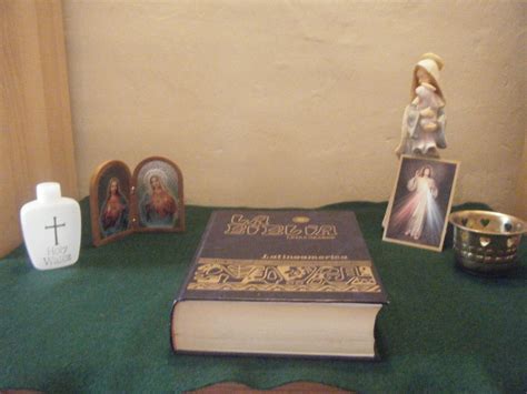 Familia Católica El Altar En Casa Y El Calendario Litúrgico