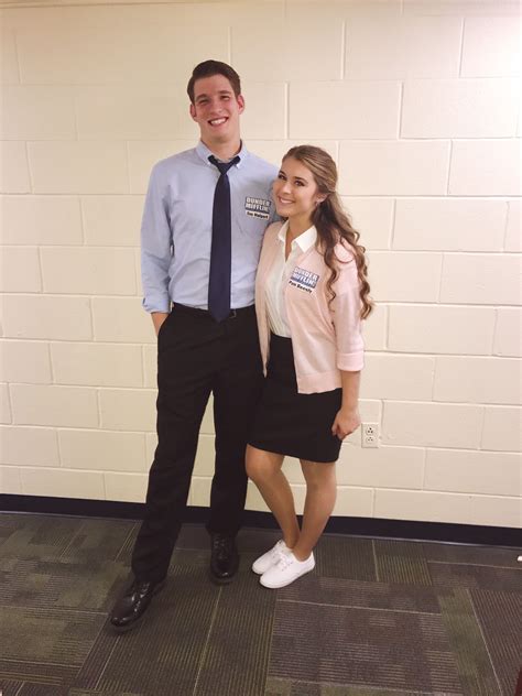 Jim Halpert And Pam Beesly Costume The Office Costumes Couples Costum Cool Couple Halloween