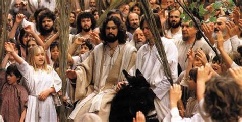 5 Types Of People In The Palm Sunday Crowd Letterpile