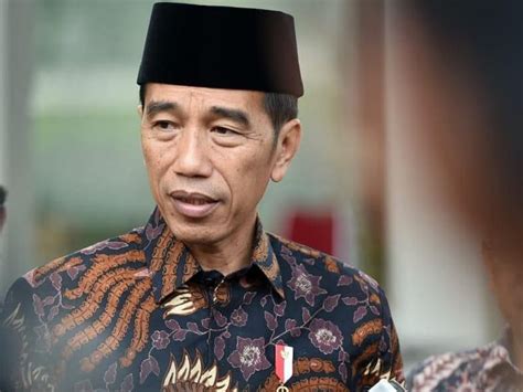 Sambut Hari Batik Nasional Jokowi Ajak Masyarakat Pakai Batik