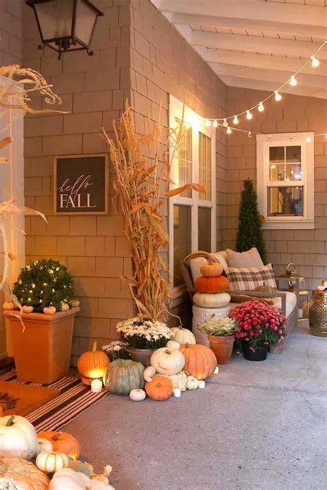 This front porch display is made even more festive by the serendipitous addition of fresh, powdery snow. 20+ Dreamy Ideas For Decorating Your Front Porch For Fall