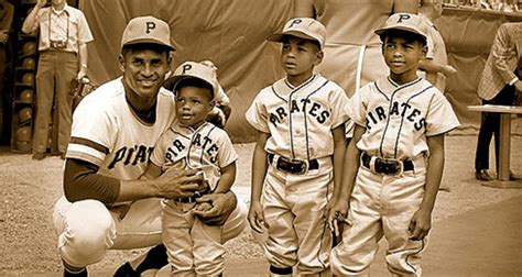 Roberto Clemente With His Sons