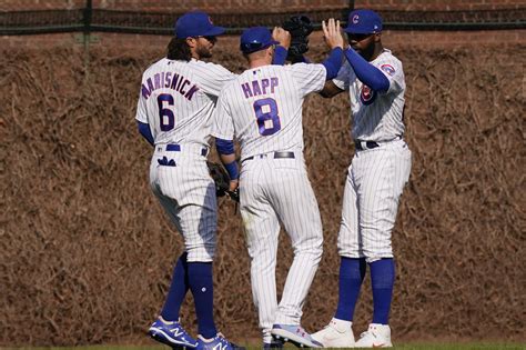 Chicago Cubs Vs Milwaukee Brewers Preview Monday 4 5 6 40 Ct Bleed Cubbie Blue