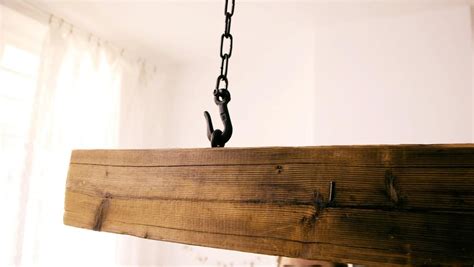 Esszimmer lampe holz frisch holz lampe selber bauen genial. Deckenlampe zum selber bauen: Dieser Holzbalken sorgt für ...