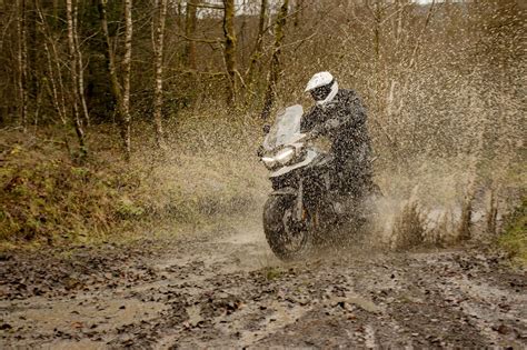 En, ef þú vilt fara af stað, þá er það alltaf gsadventure. Motorrad Vergleich Triumph Tiger 1200 Desert Edition 2020 ...