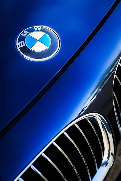 The first key to the meaning of the bmw logo are its colors: BMW Logo - Badge - Emblem (с изображениями) | Бмв x5, Роскошные автомобили, Серии бмв