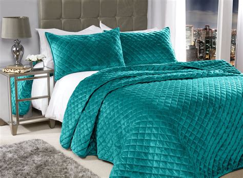Banbury Collection Quilted Soft Touch Velvet Bedspread Set In Emerald