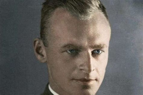 Before his time in auschwitz, pilecki fought against the germans during the 1939 defensive war. L'ufficiale polacco Pilecki infiltrato ad Auschwitz per svelare l'orrore