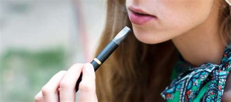 E Cigarette Smoking History Tied To Increased Bladder Lung Cancer Risk