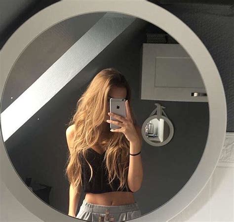 Pin von Iza Zych auf Hair Mädchen fotografie posen Bh fotos Instagram ideen bilder