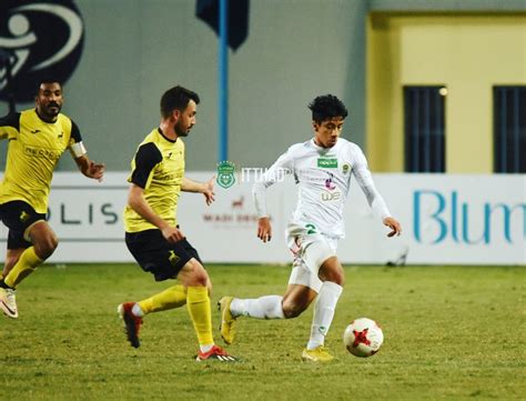 قال عمار حمدى لاعب الفريق الأول لكرة القدم بالنادي الأهلي المعار إلى نادي الاتحاد السكندري حتى نهاية الموسم الجاري إنه يركز خلال الفترة الحالية مع زعيم الثغر. عمار حمدى يغازل جماهير سيد البلد بقميص الاتحاد السكندرى ...