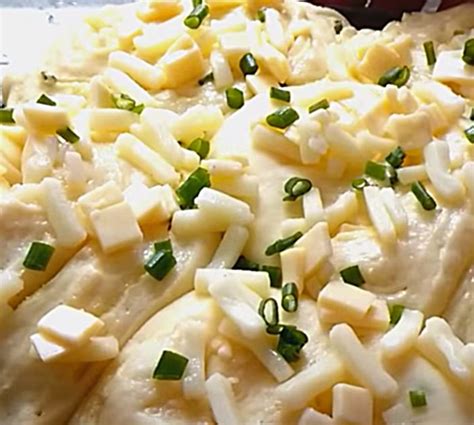 Scallion And Garlic Cheese Bread Recipe