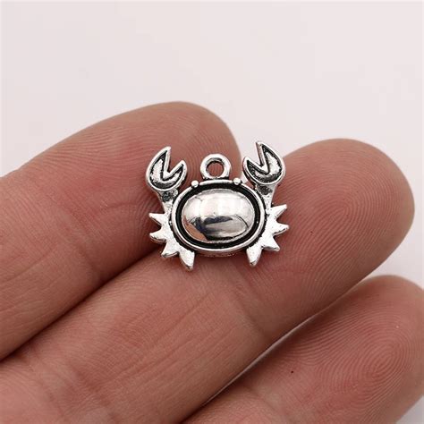 Jakongo 10pcs Antique Silver Plated Crab Charms Pendants For Jewelry