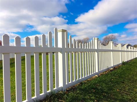 white picket fence american dream