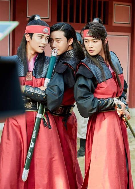 twitter hwarang korean actors park hyung sik hwarang