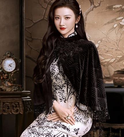 Check spelling or type a new query. 司藤景甜旗袍造型盘点 每套都很美不愧是人间富贵花_女人屋