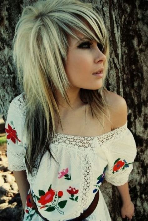 30 Deeply Emotional And Creative Emo Hairstyles For Girls Blonde