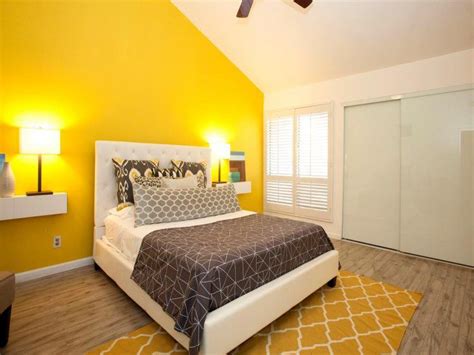32 white bedrooms that exude calmness. 10 Beautiful Master Bedrooms with Yellow Walls