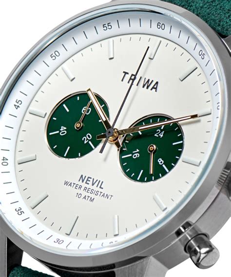 triwa（トリワ）の「triwa トリワ emerald nevil nest121 cl210912p（アナログ腕時計）」 wear