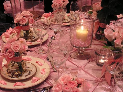 An Economical Flower Arrangement With Roses Pink Tablescape Pink