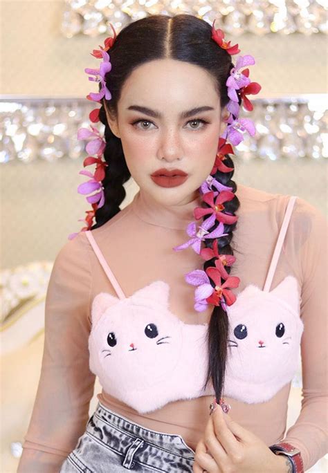 ติดต่อ ร้านครัวสมหญิง ได้ที่เบอร์โทรศัพท์ 0915416909ฝากกดไลค์ กดแชร์ กดsubscribe. ประวัติ พิมรี่พาย เจ้าแม่ออนไลน์สุดแซ่บ นางฟ้าผู้ใจบุญ ...