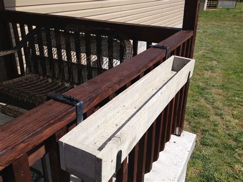Share all sharing options for: Made out of pallets than I stain it with sun bleached wood ...