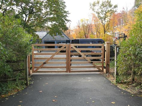 Basic Wooden Driveway Gate Designs Image To U