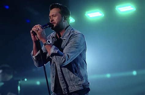 Luke Bryan Dazzles With Waves On The American Idol Stage