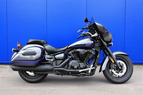 2003 yamaha vstar 650 with only 4k on the clock. Yamaha V-Star 1300 Deluxe Special Edition Review ...