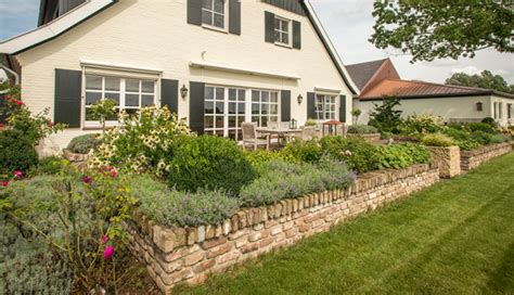 Check spelling or type a new query. Landlust › Garten- und Landschaftsbau - Garten Grandiflora