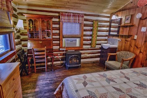 Log cabin located 12 miles from asheville. Cabin 4 - Snug Harbor | Log Cabin Motor Court