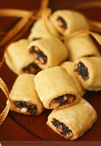 Make the sicilian cookie called cuccidati by following a simplified bar cookie technique to fill and shape each of the dried fruit and nut bars. ~Cuccidati (Sicilian Fig Cookies)-think Fig Newton's made ...