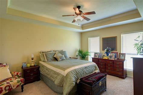 Making of a tray ceiling, diy plus construction of this tray ceiling dinning room. The large master suite offers a trey ceiling with crown ...