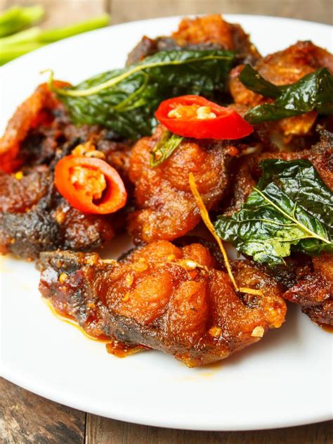 Balado is a type of hot and spicy bumbu (spice mixture) found in minang cuisine of west sumatra, indonesia. Menu Hari Ini Serba Lele: Kare, Balado dan Digoreng Kering ...