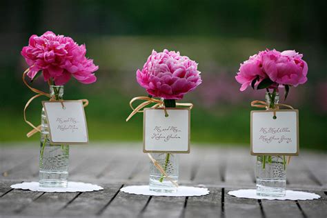 Simple wedding flowers for tables. simple wedding centerpieces peony pink | OneWed.com