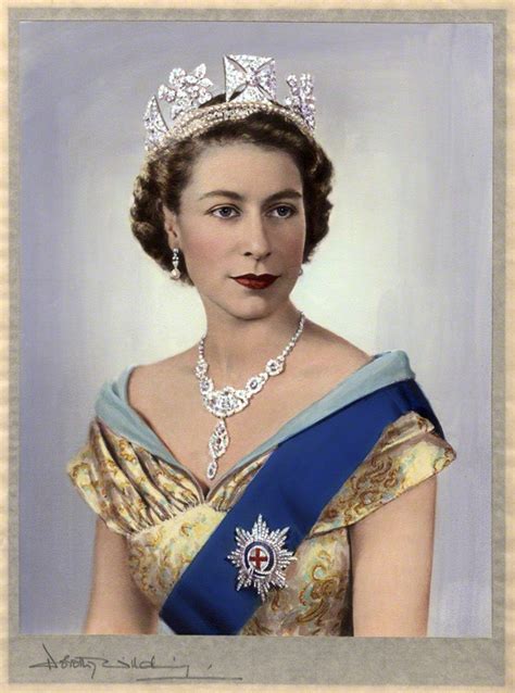 In Pictures See How Artists Captured Queen Elizabeth Ii England S Longest Serving Monarch Via
