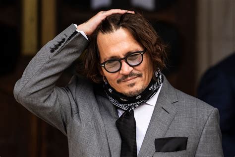 Team Johnny Depp Furious Fans Petition His Return To Fantastic Beasts